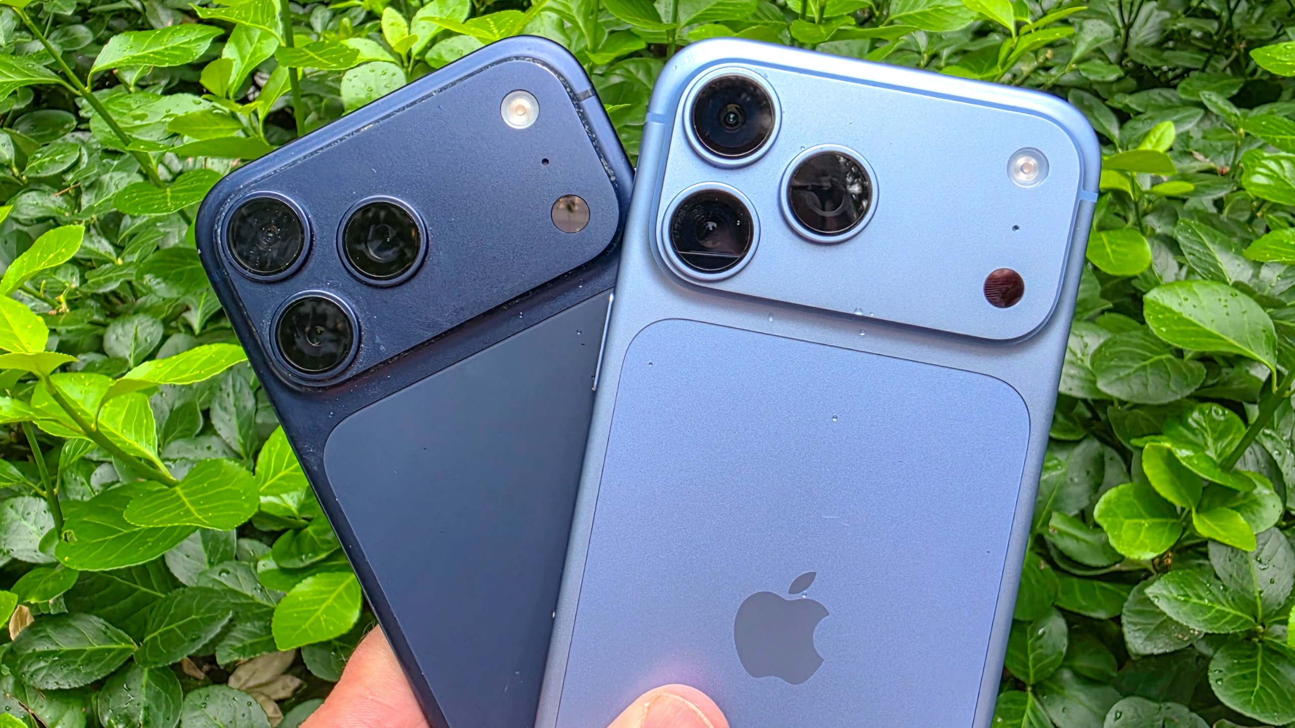 iPhone 18 Pro Max مقابل iPhone 17 Pro Max.