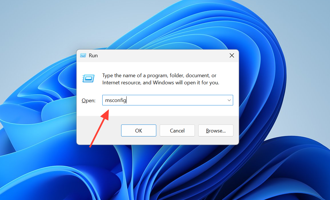صورة لنافذة التشغيل (Run) مع كتابة msconfig