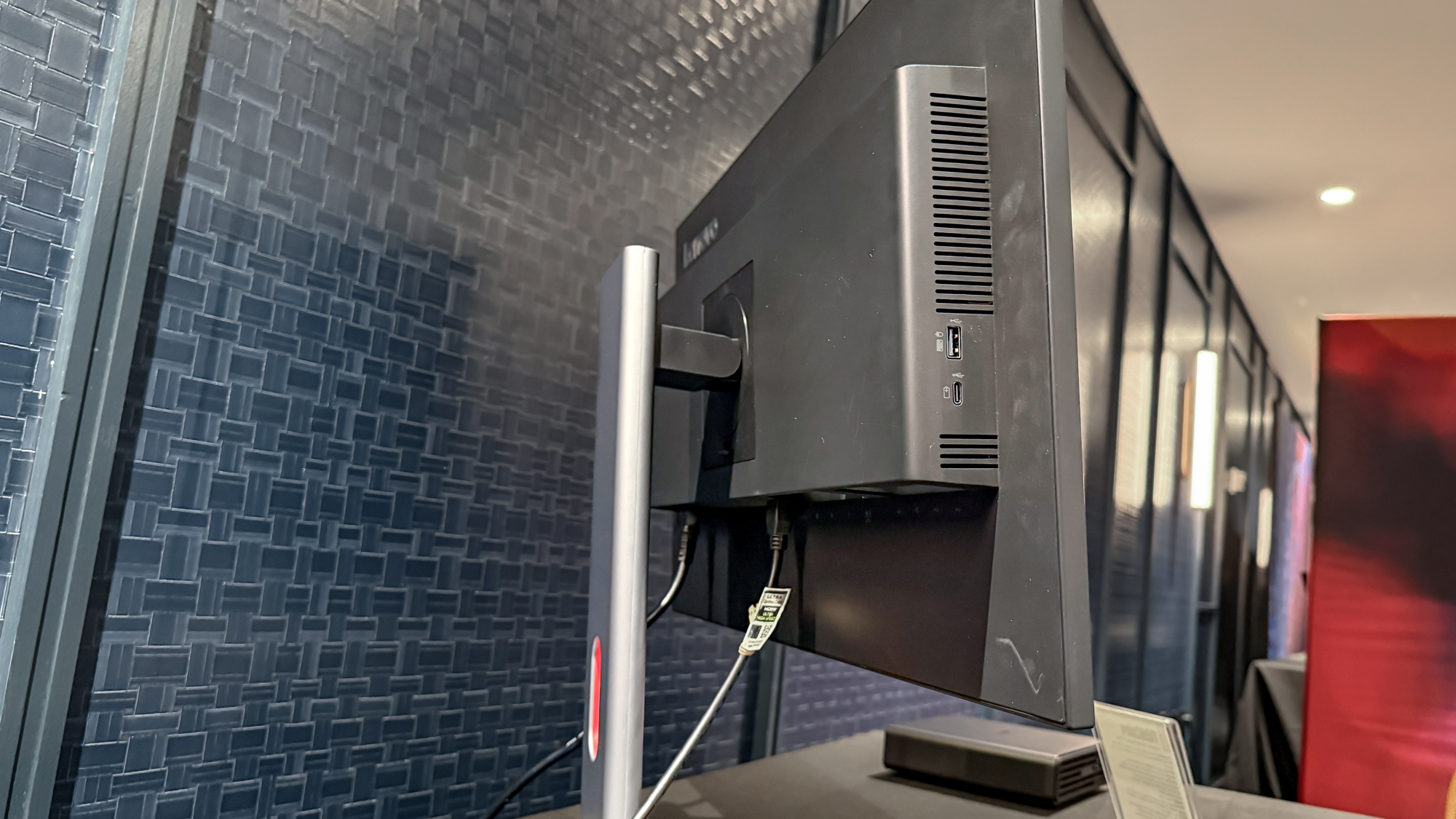 شاشة Lenovo ThinkVision P27UL-40
