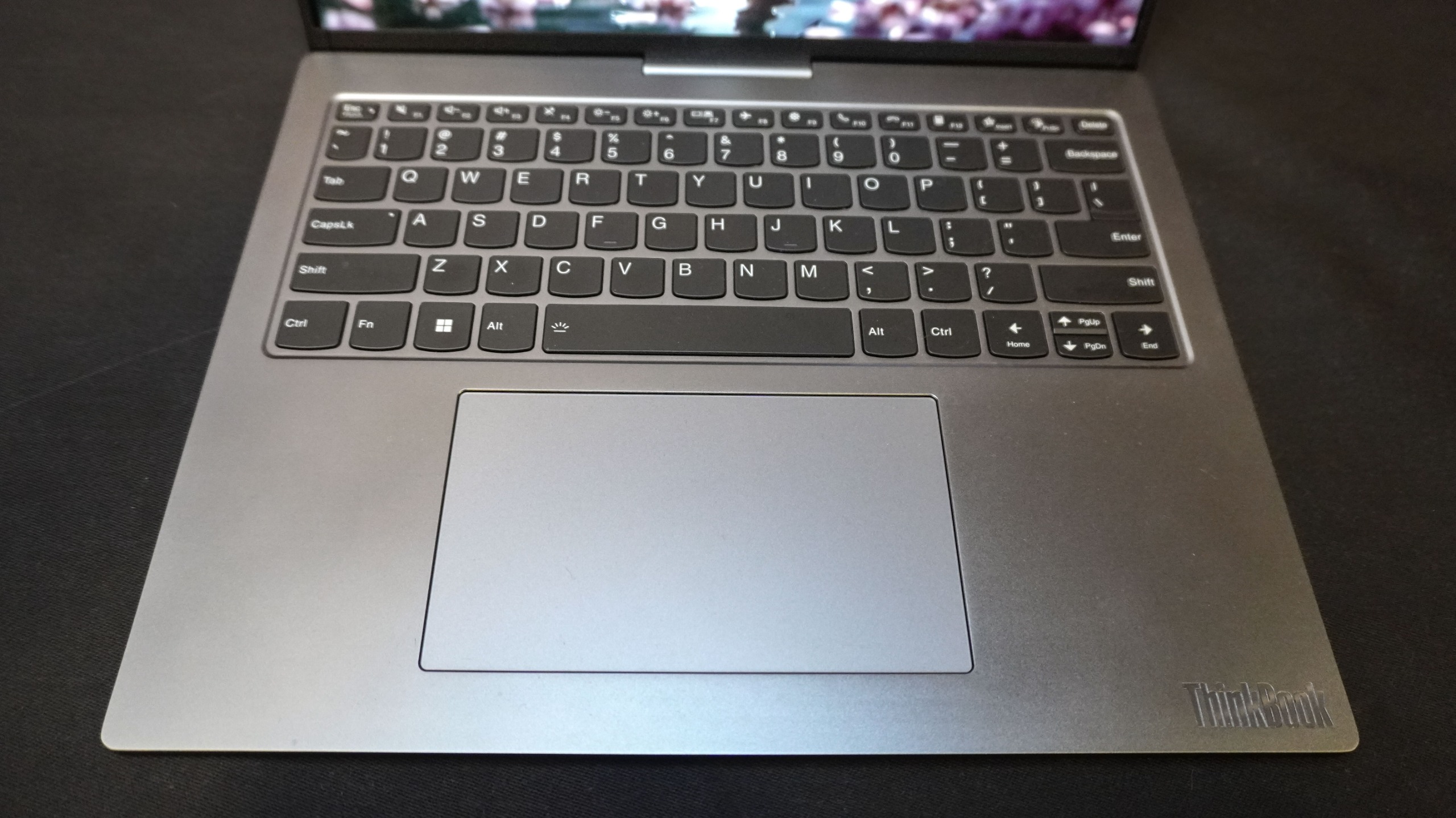 لوحة المفاتيح ولوحة اللمس للابتوب Lenovo Project Swan التجريبي في معرض IFA 2026