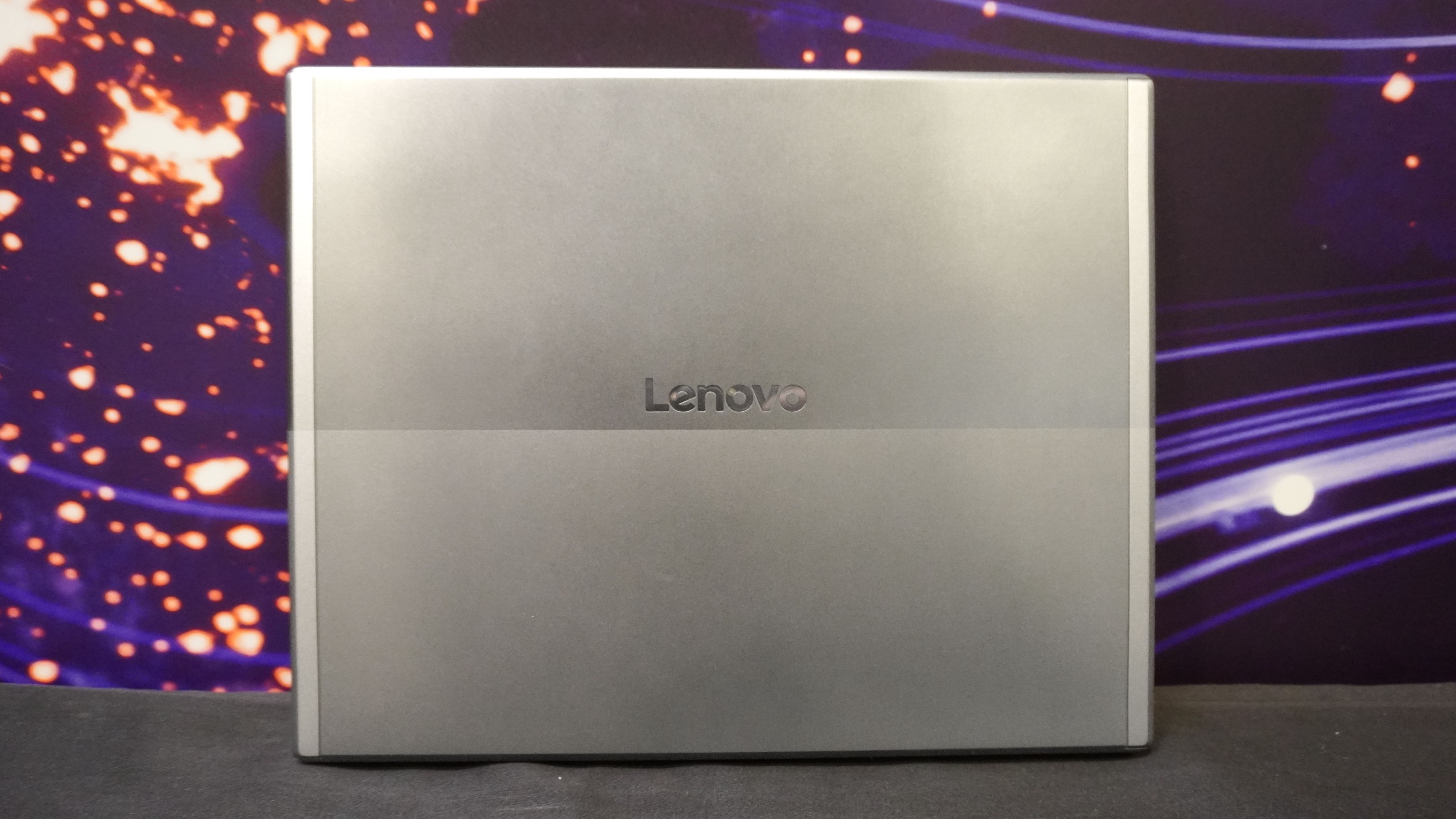 الغطاء الخلفي للابتوب Lenovo Project Swan التجريبي في معرض IFA 2026
