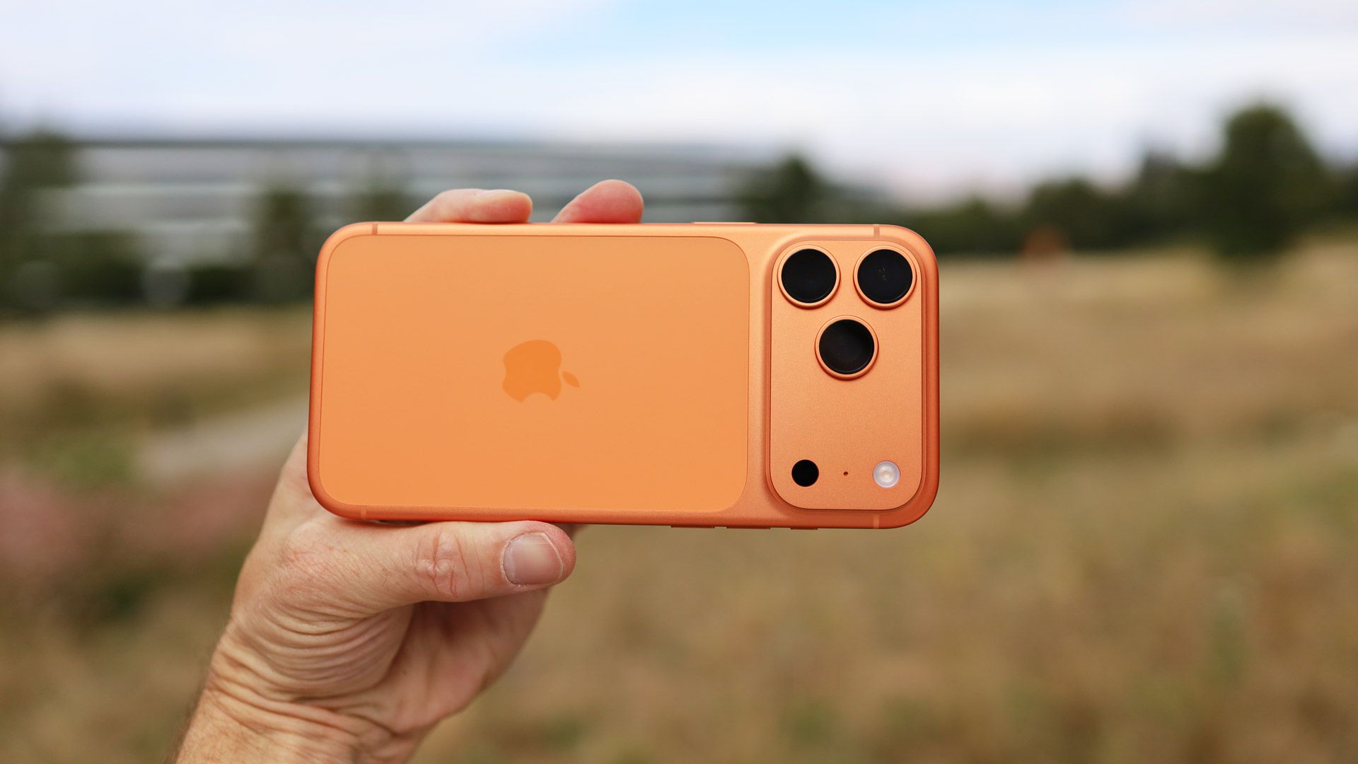 iPhone 18: أبرز 5 إشاعات قبل حدث Apple – تصميم جديد وبطارية أكبر