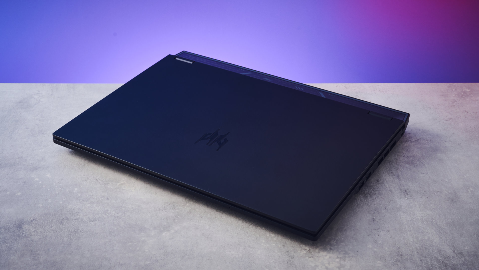 لابتوب ألعاب Acer Predator Helios Neo 16 AI باللون الأسود
