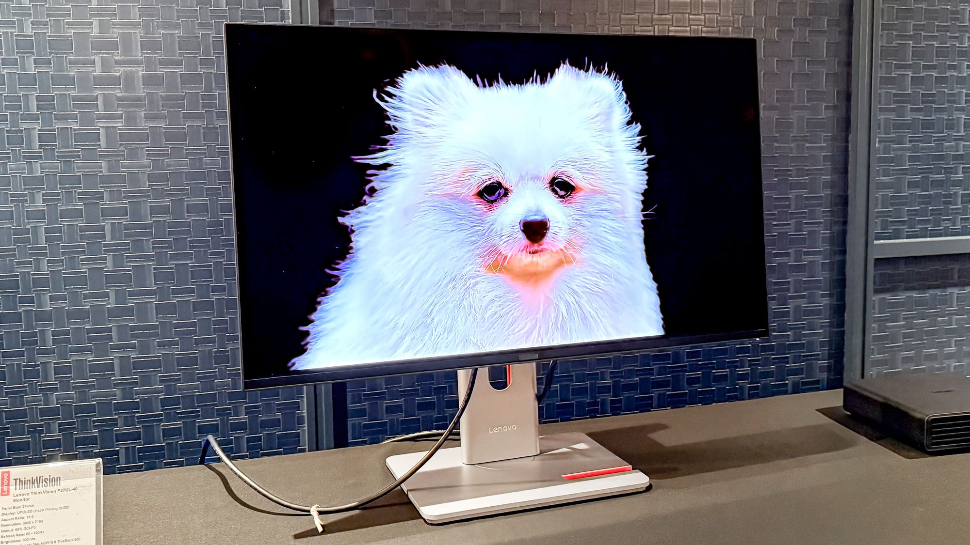 نظرة أولى على شاشة Lenovo 27 بوصة 4K OLED: أريدها لعملي