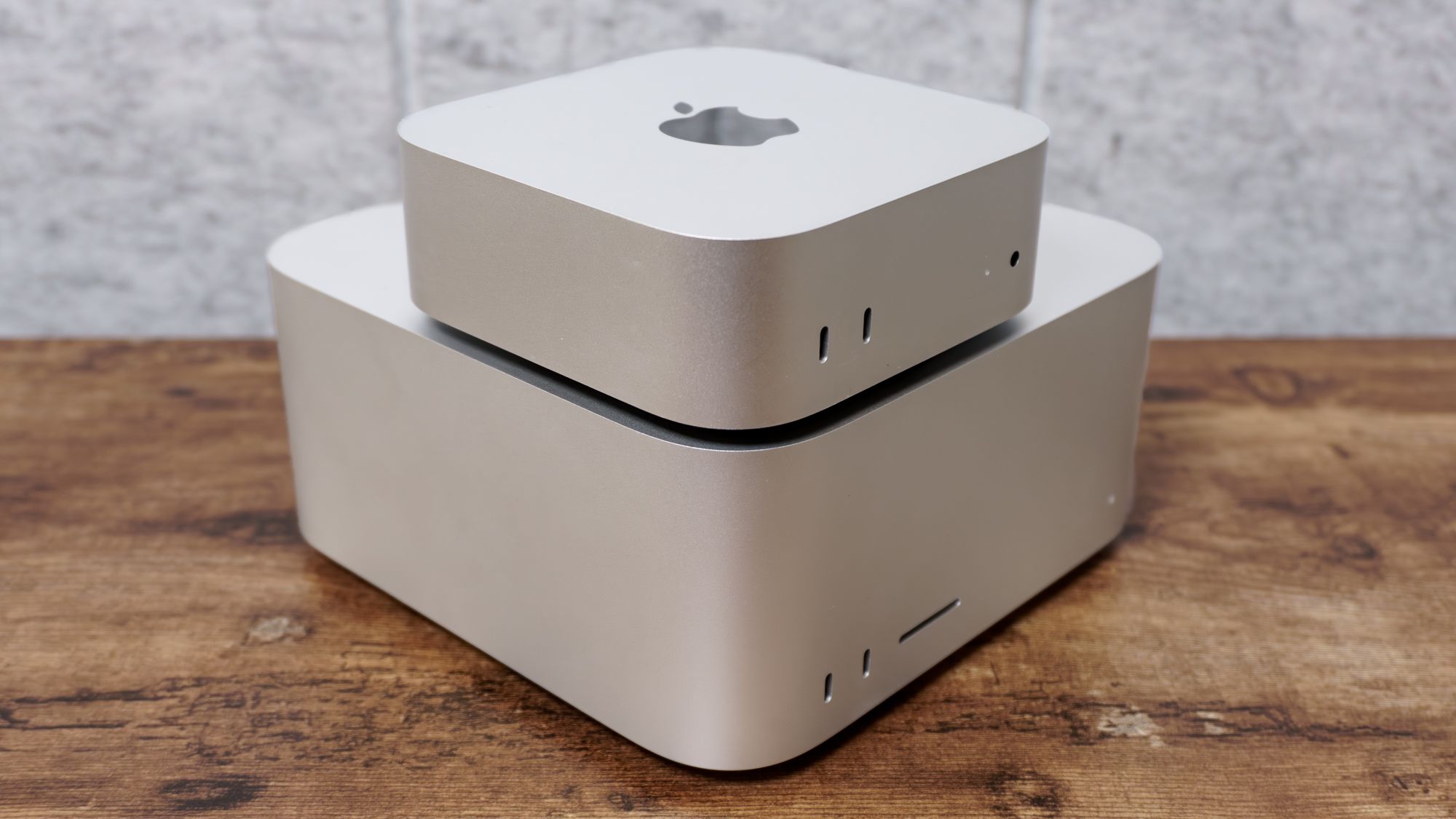 Mac mini أم Mac Studio؟ كيف تختار جهاز Apple المكتبي الأنسب لك