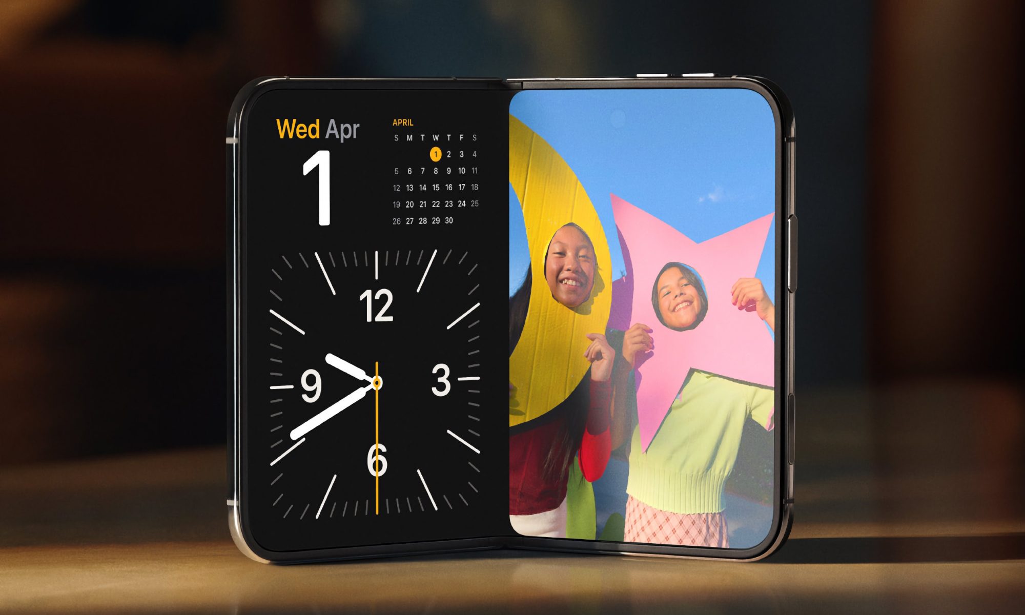 جهاز iPhone Duo يعرض تطبيقين جنبًا إلى جنب