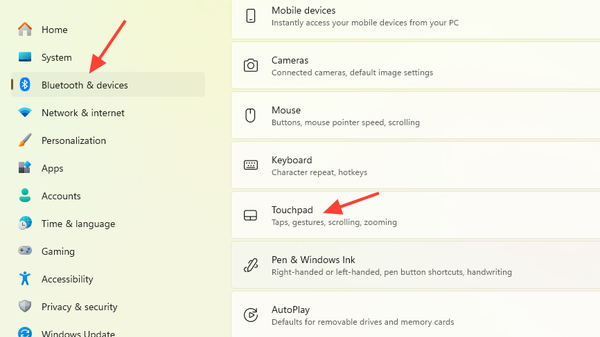 لقطة شاشة لإعدادات لوحة اللمس في Windows 11 تعرض قسم التمرير والتكبير