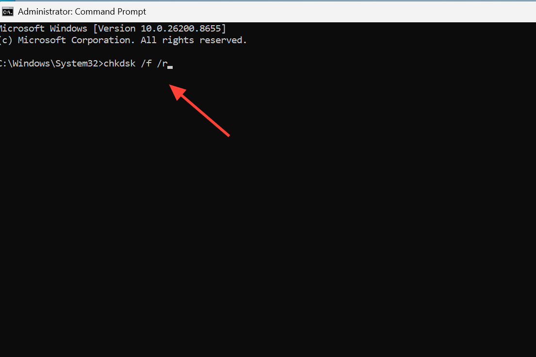لقطة شاشة لعملية chkdsk في موجه الأوامر