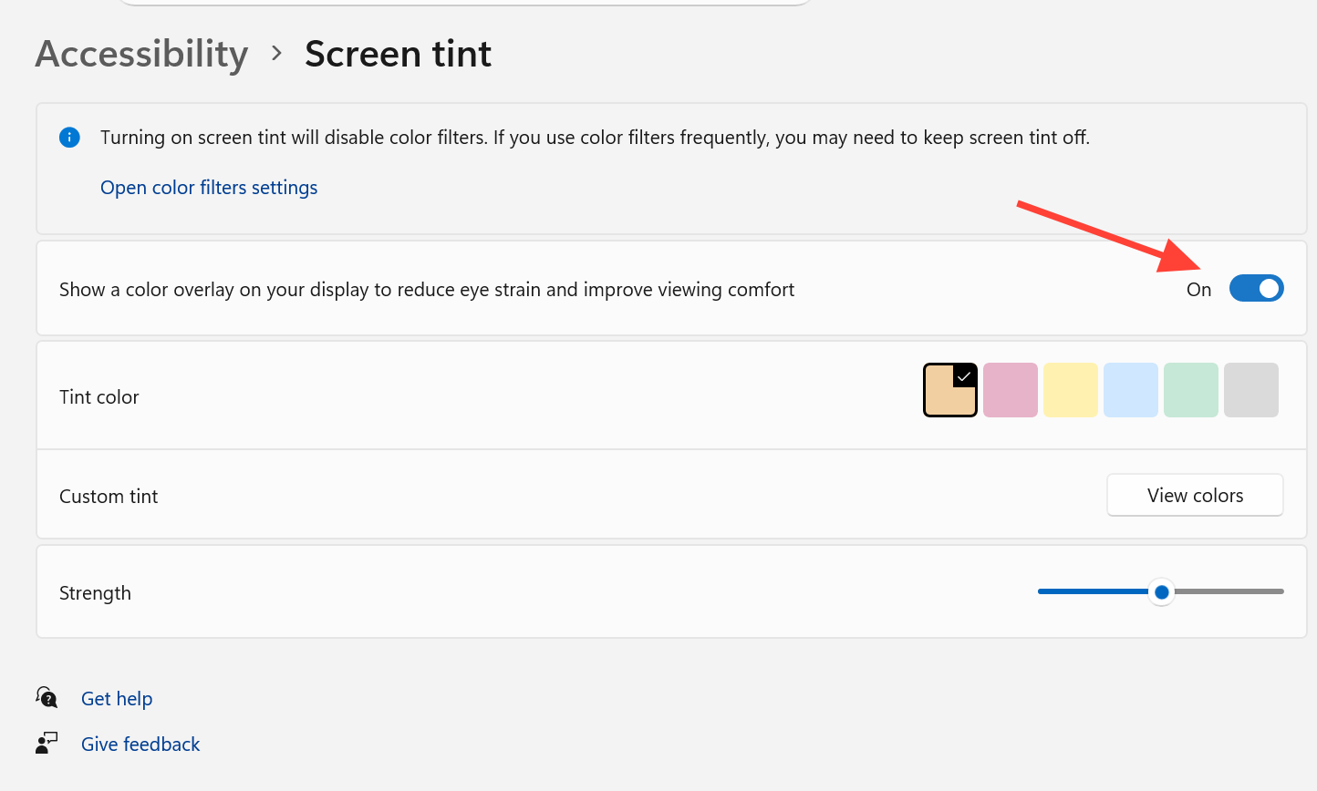 لقطة شاشة لإعدادات Screen tint في Windows 11