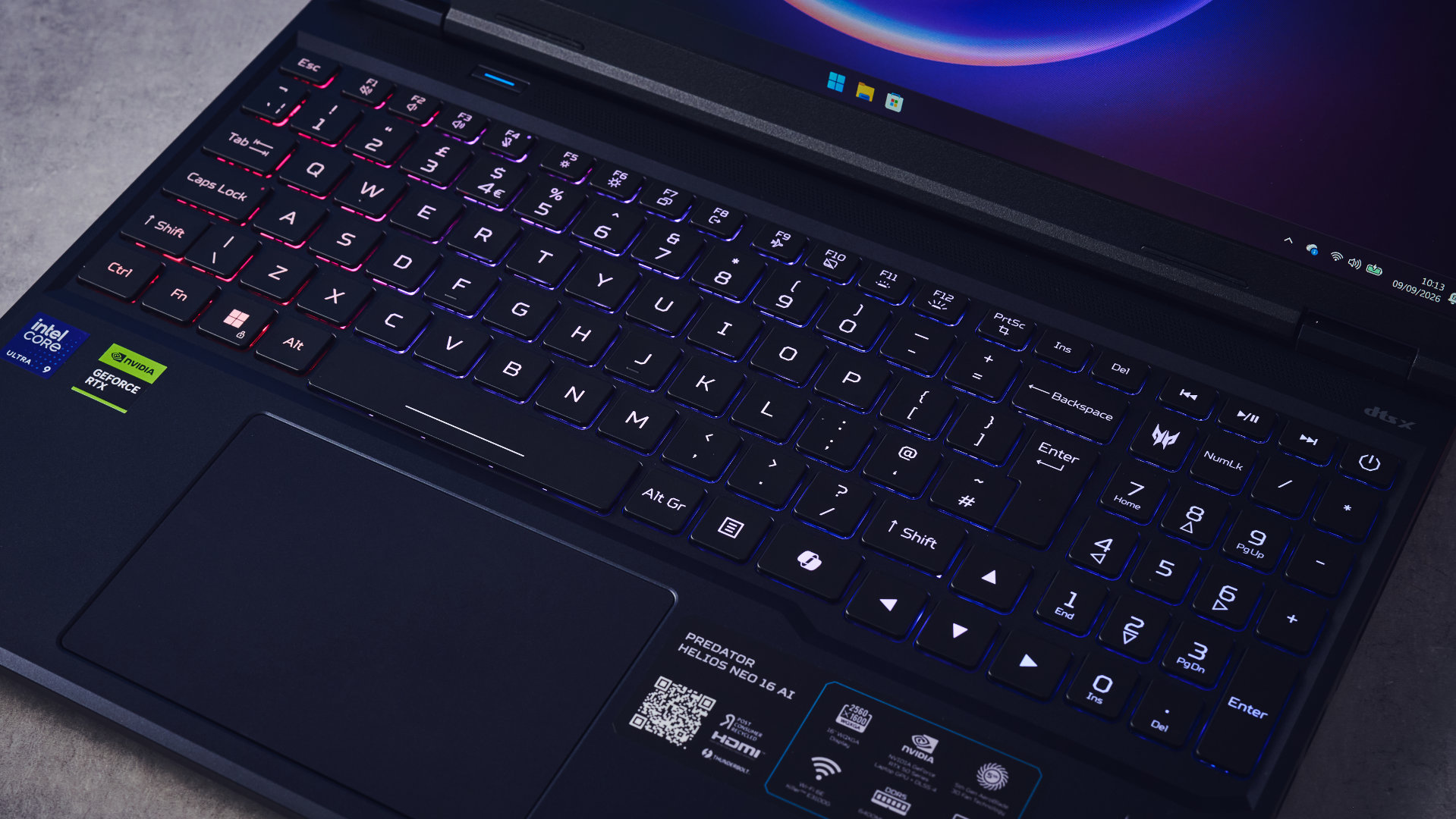 لابتوب ألعاب Acer Predator Helios Neo 16 AI باللون الأسود