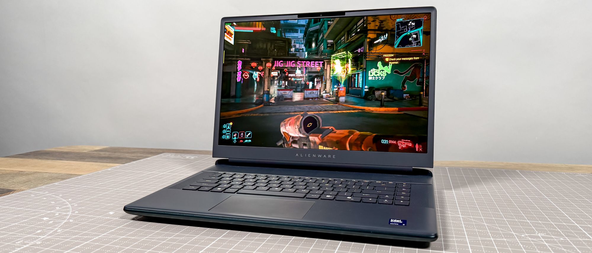 تجربتي مع Alienware 16 Area-51 الجديد: شاشة OLED تكمل كل شيء