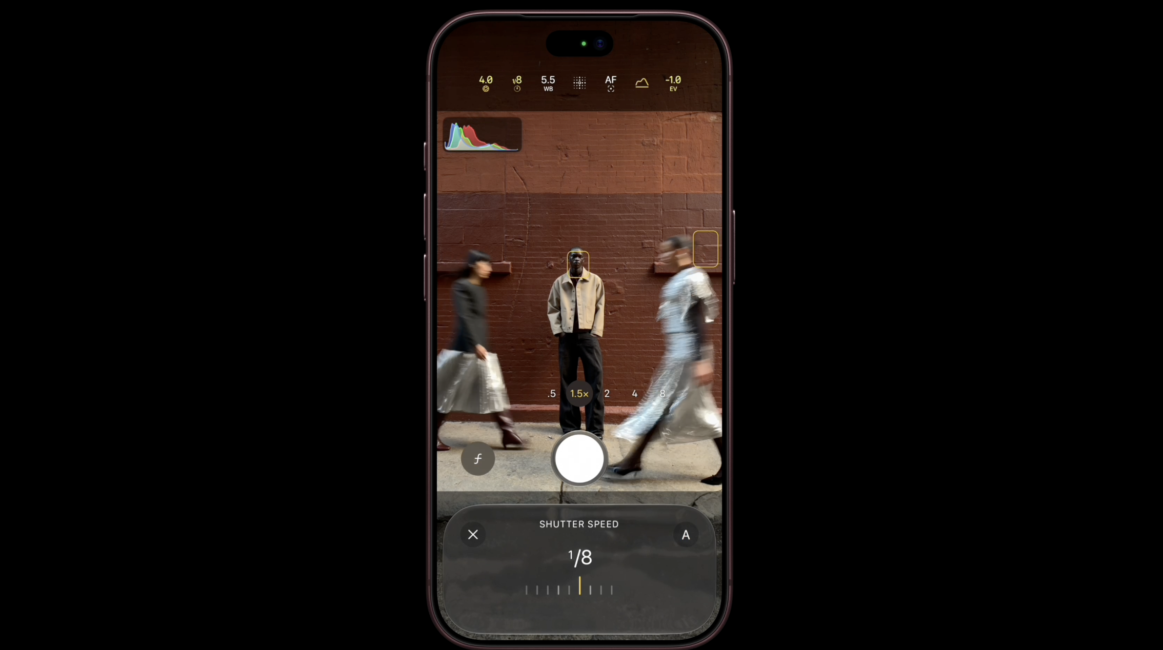 عناصر التحكم الاحترافية في iPhone 18 Pro