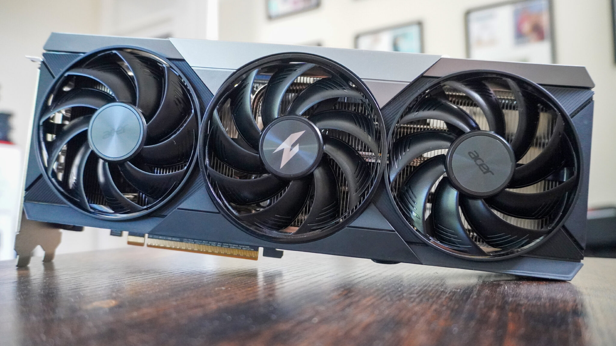 بطاقة AMD Radeon RX 9070 XT