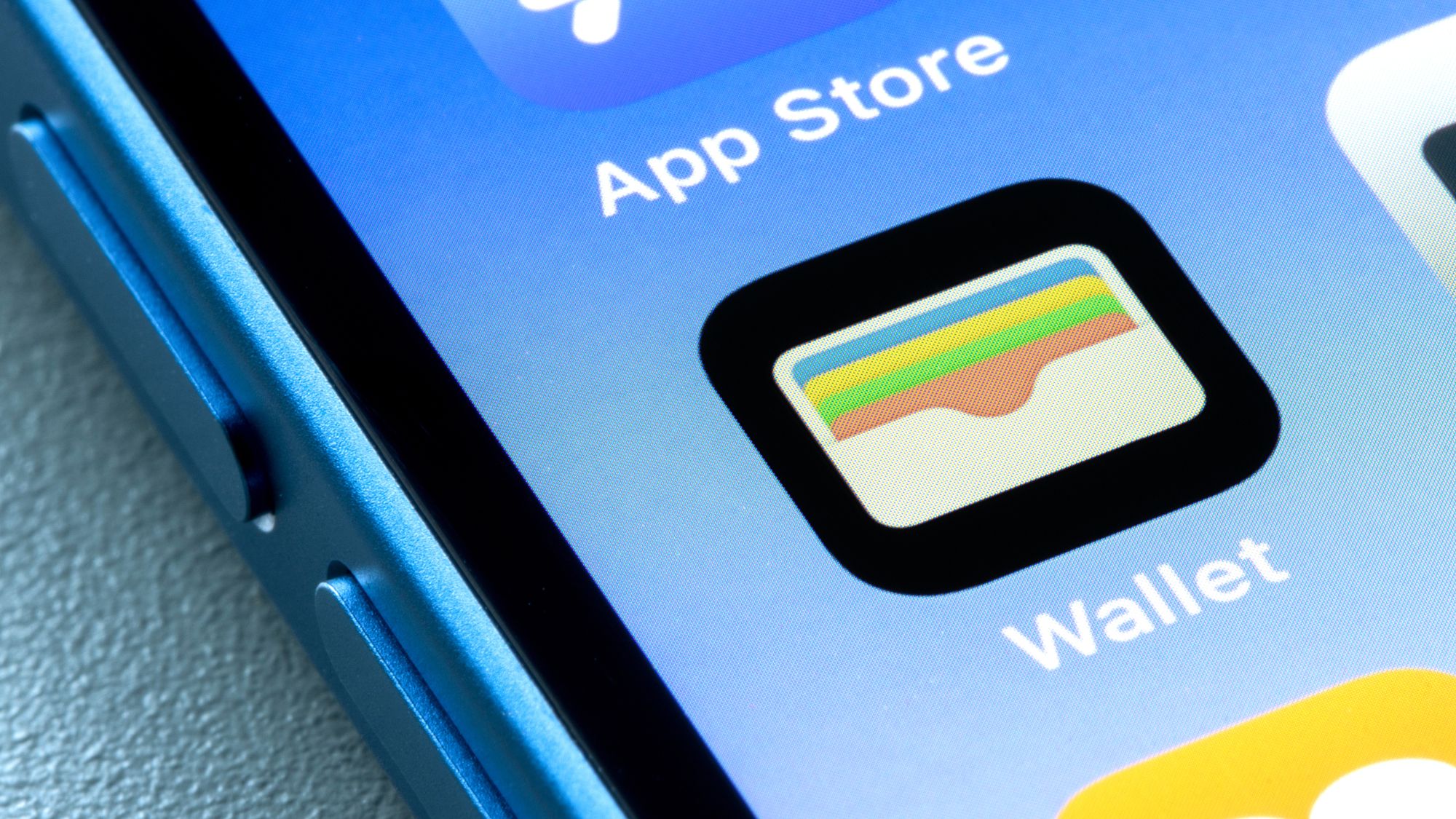 ميزة في iOS 27 تلغي محفظتك المادية.. Android سبقها بسنوات