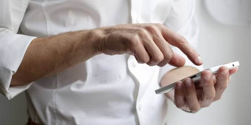 استبدال عادة سيئة بأخرى سيئة