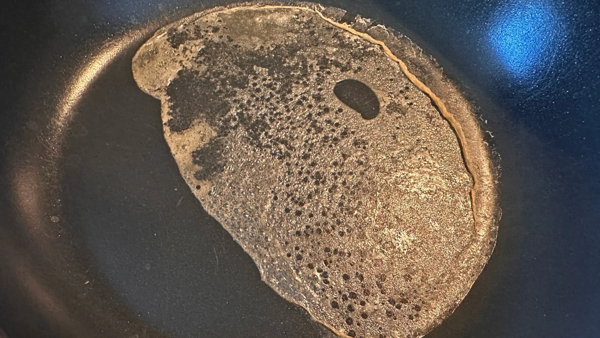 طبقة رقيقة من السائل في مقلاة