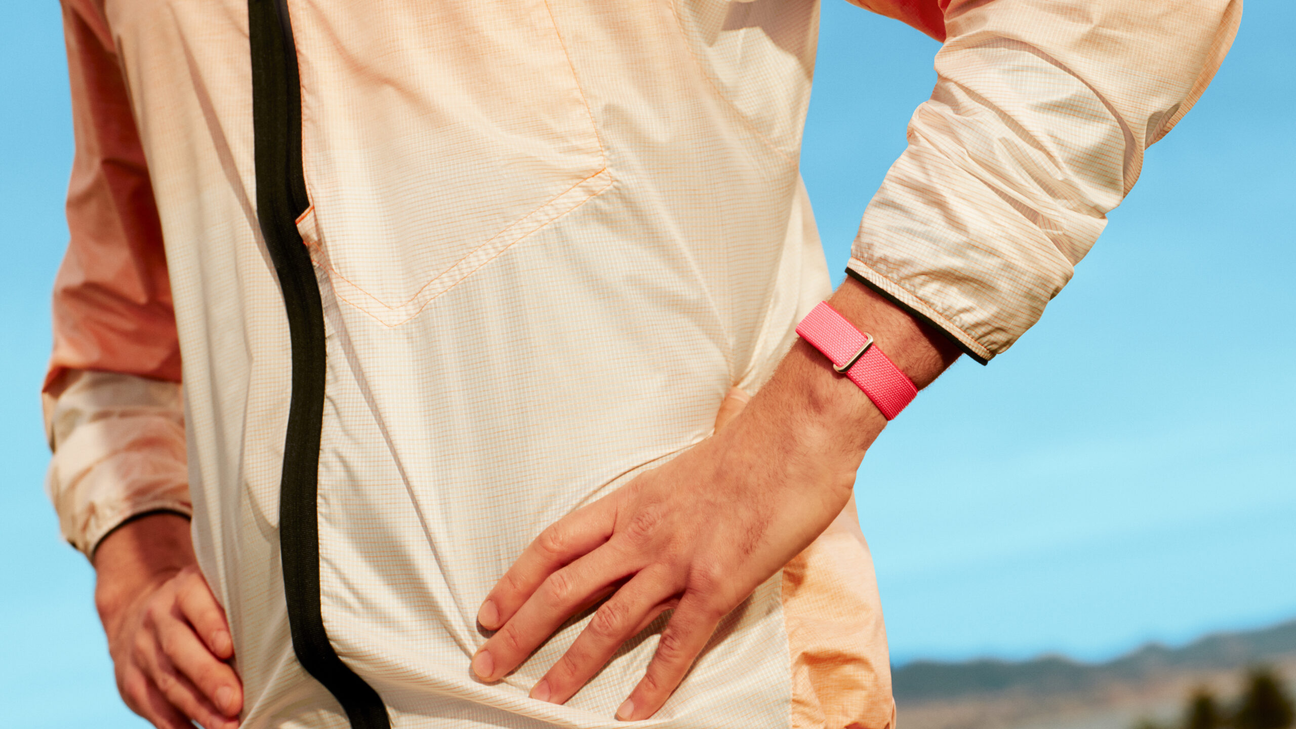 لقطة مقربة لجهاز تتبع اللياقة البدنية Fitbit Air