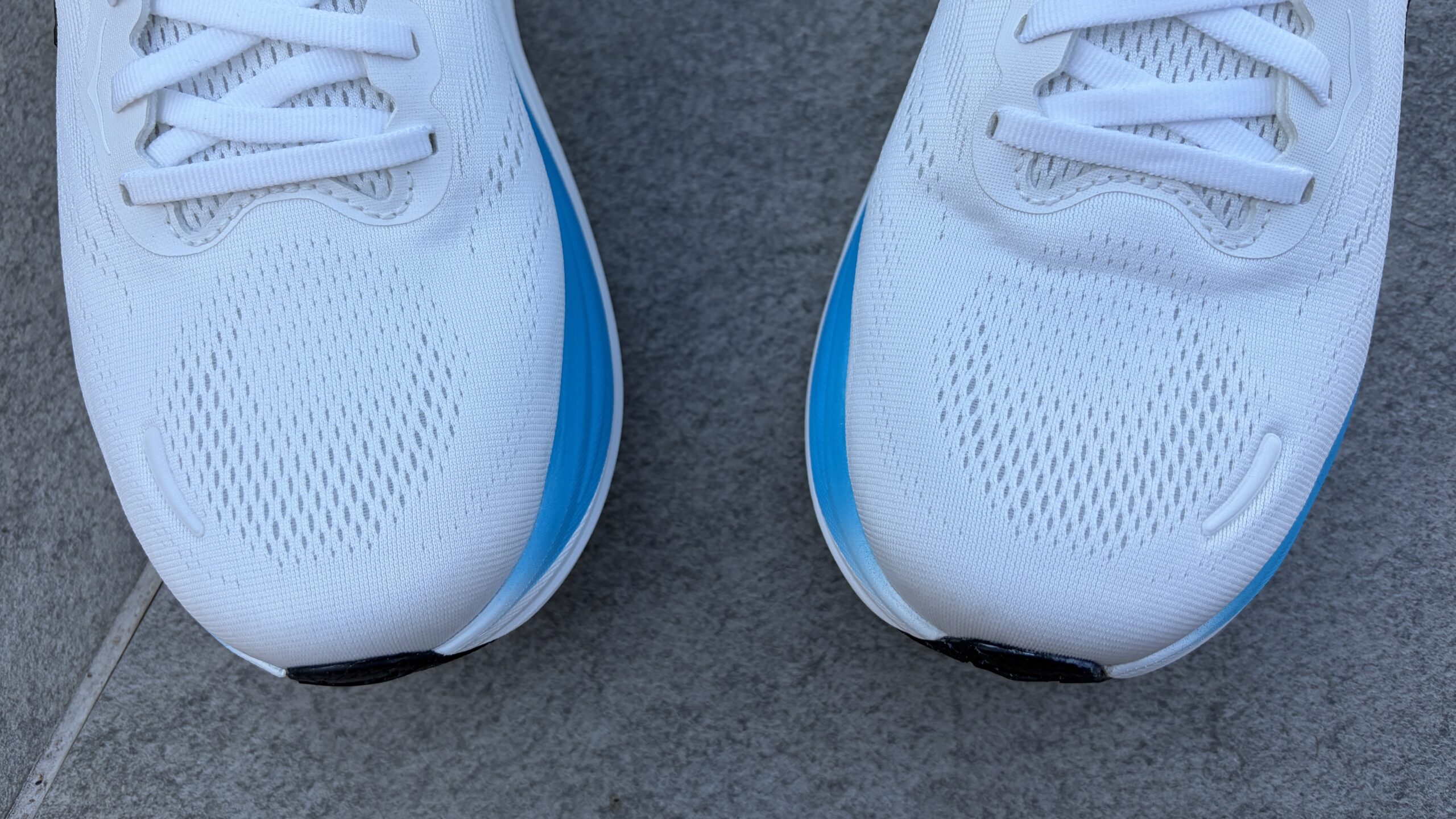 حذاء Hoka Clifton 11