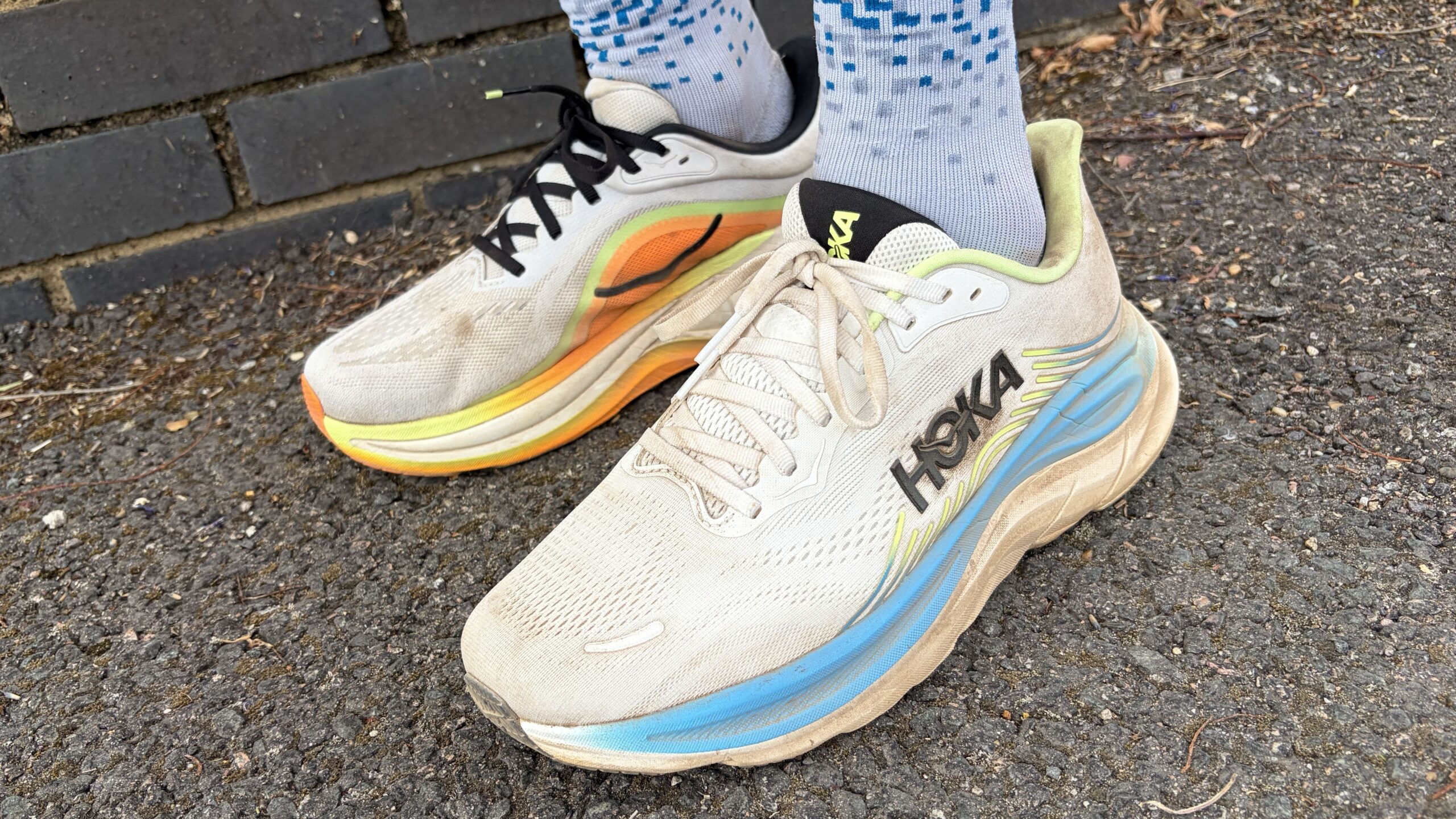 حذاء Hoka Clifton 11 وحذاء Hoka Clifton Pro