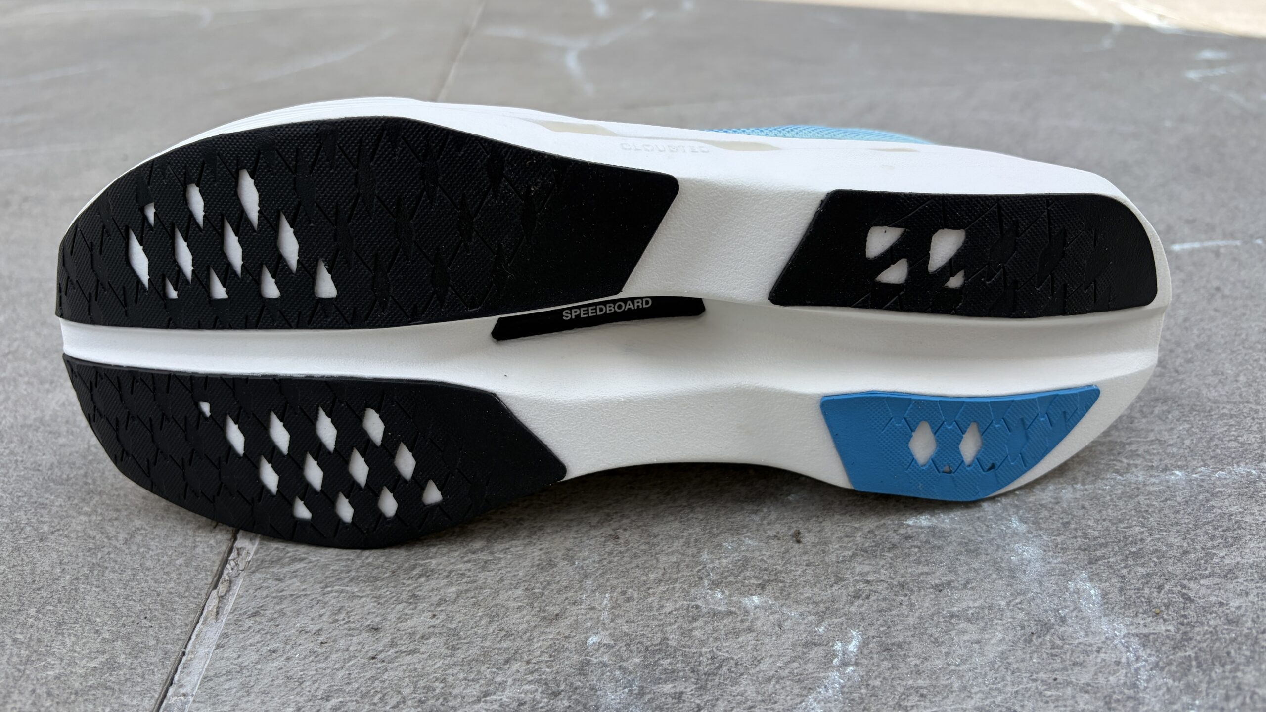 حذاء On Cloudboom Volt