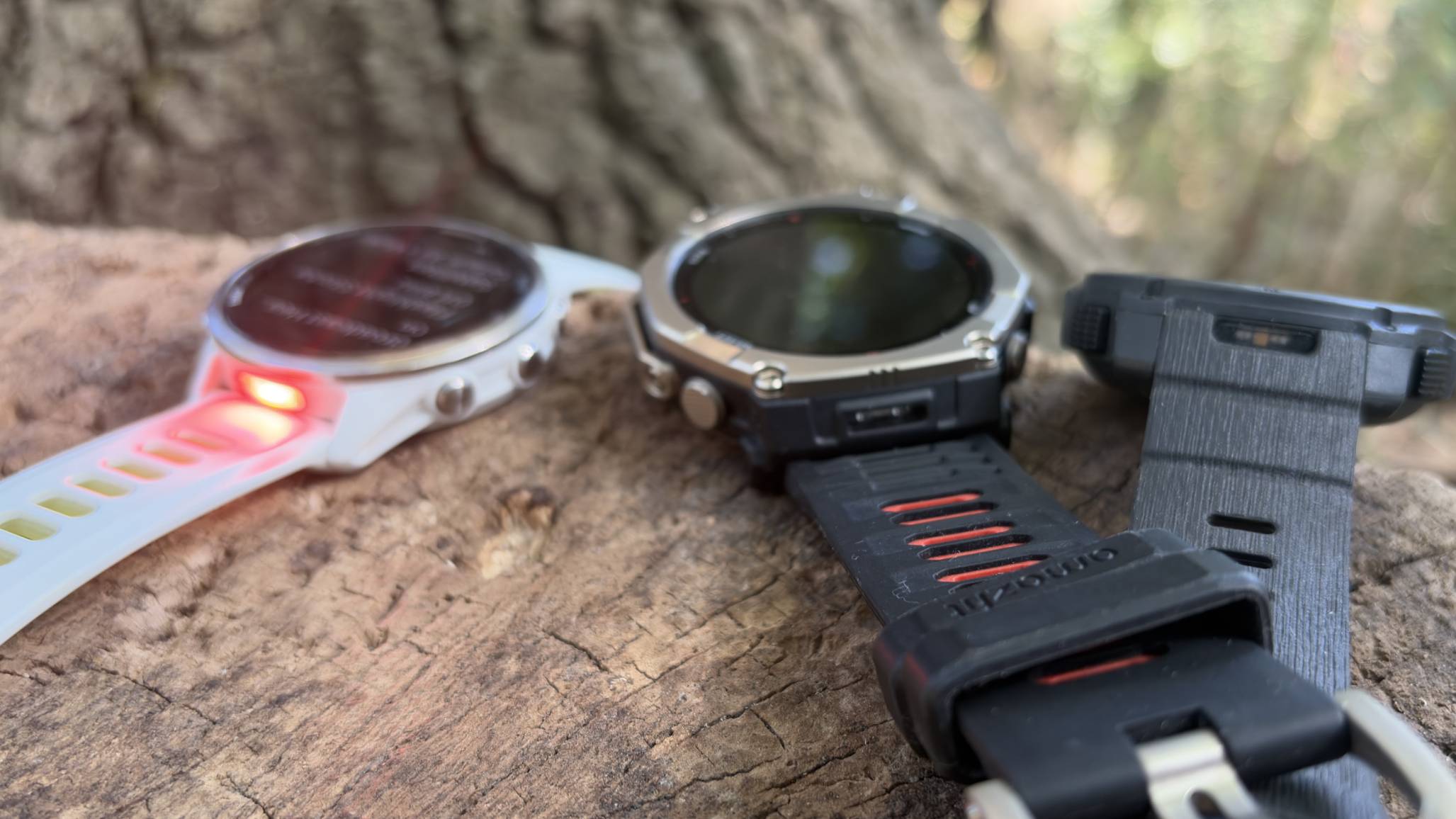 Часы Garmin со светодиодным фонариком