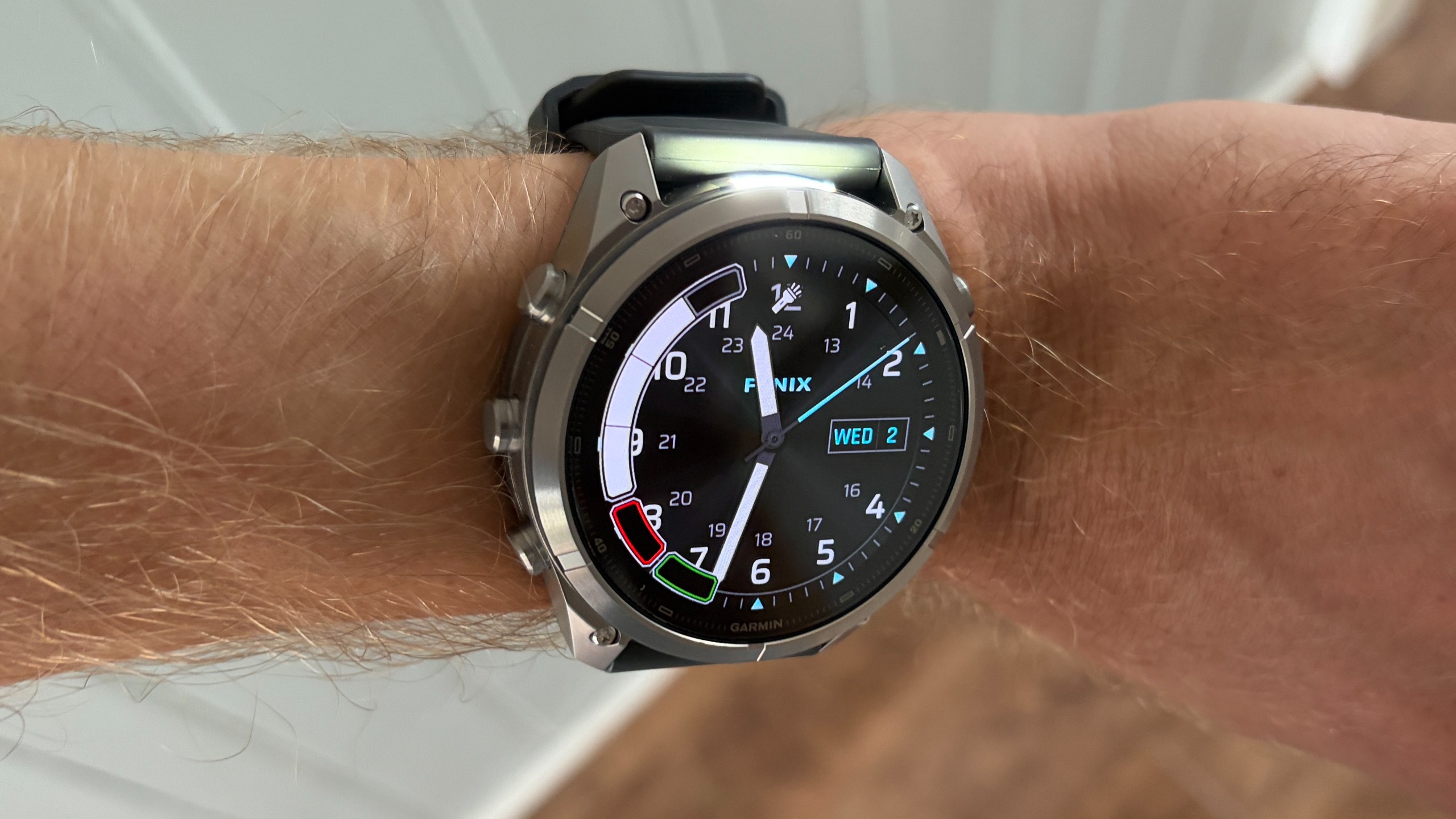 مصباح يدوي في Garmin Fenix 9 Pro