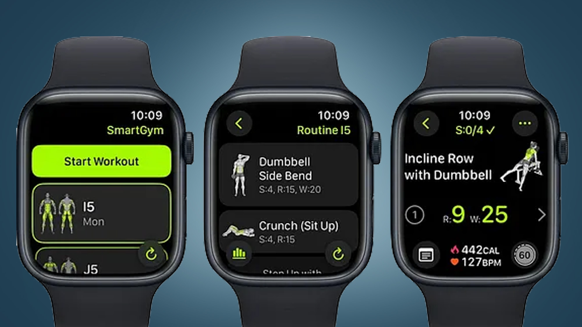 ثلاث ساعات Apple Watch على خلفية زرقاء تعرض تطبيق SmartGym