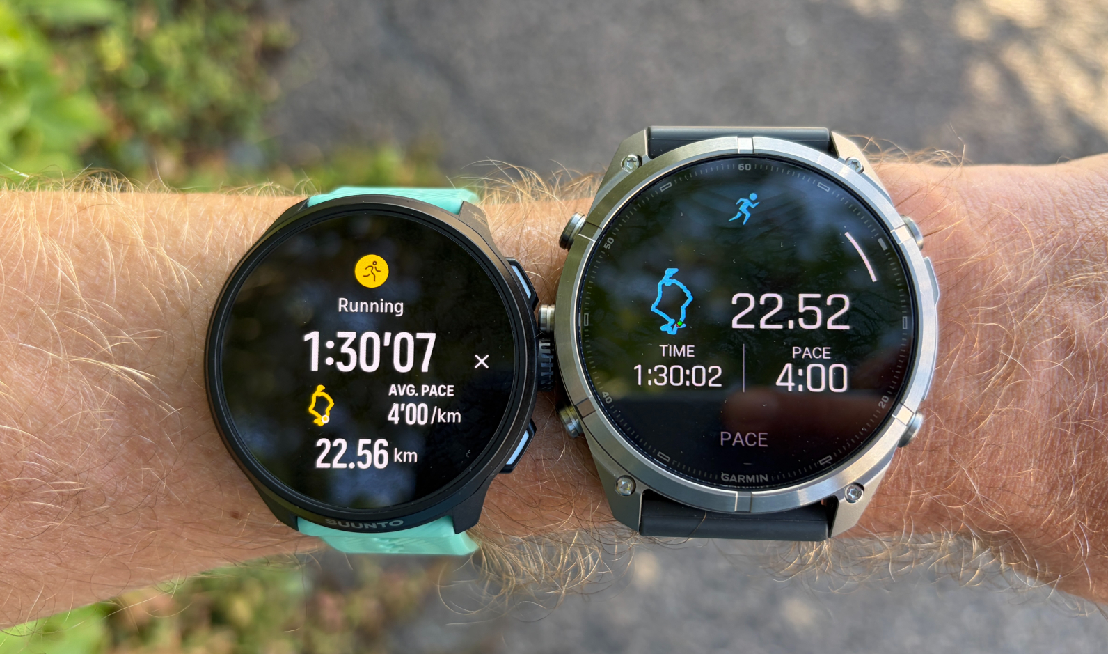 ساعة Suunto Run 2 وساعة Garmin Fenix 9 Pro