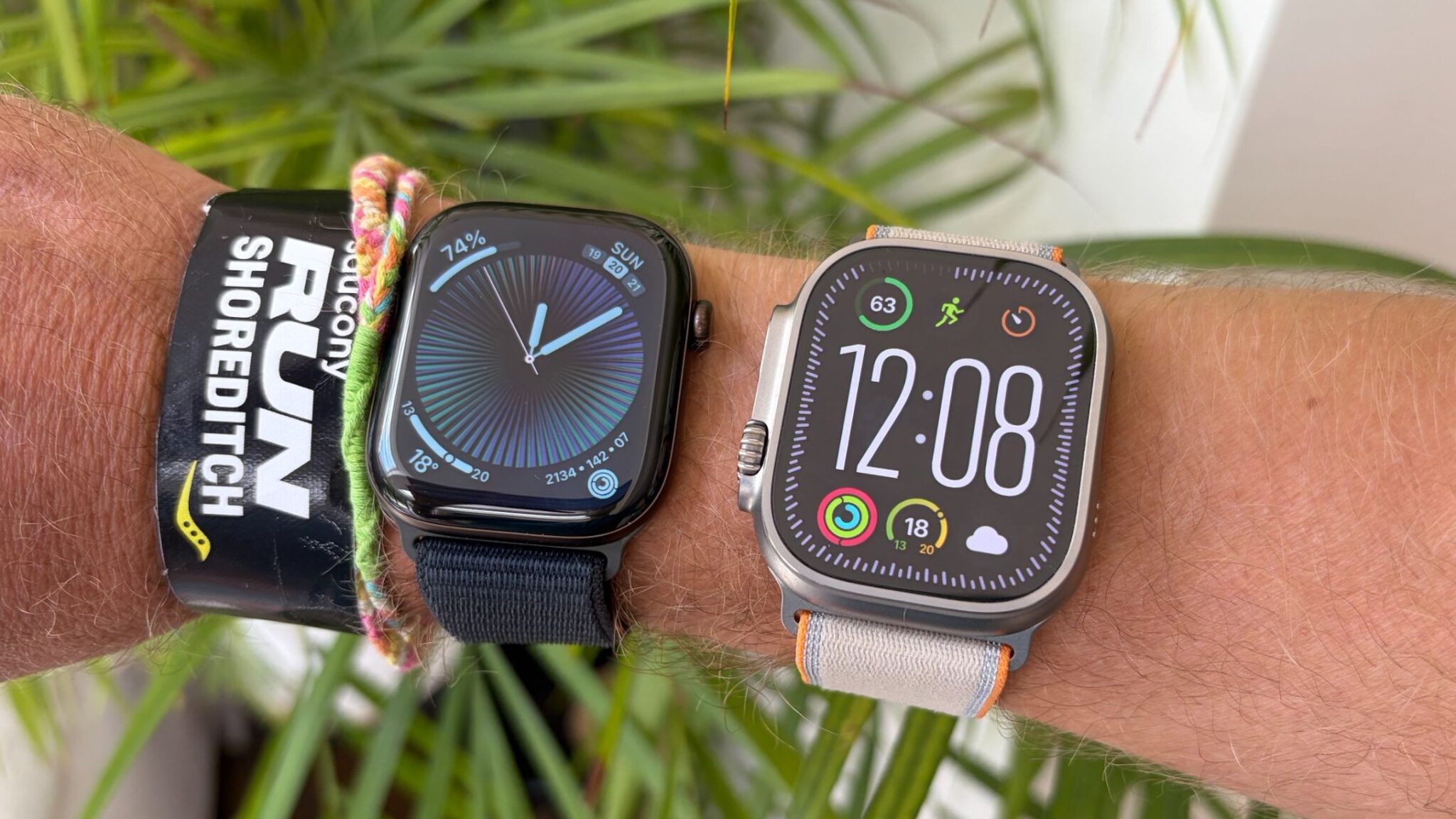 ساعة Apple Watch Series 12 مقابل Apple Watch Ultra 4