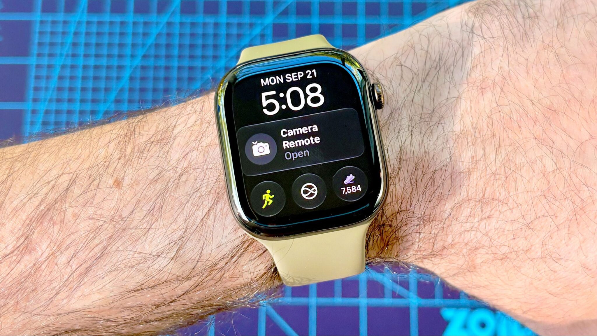 كيفية إضافة Apple