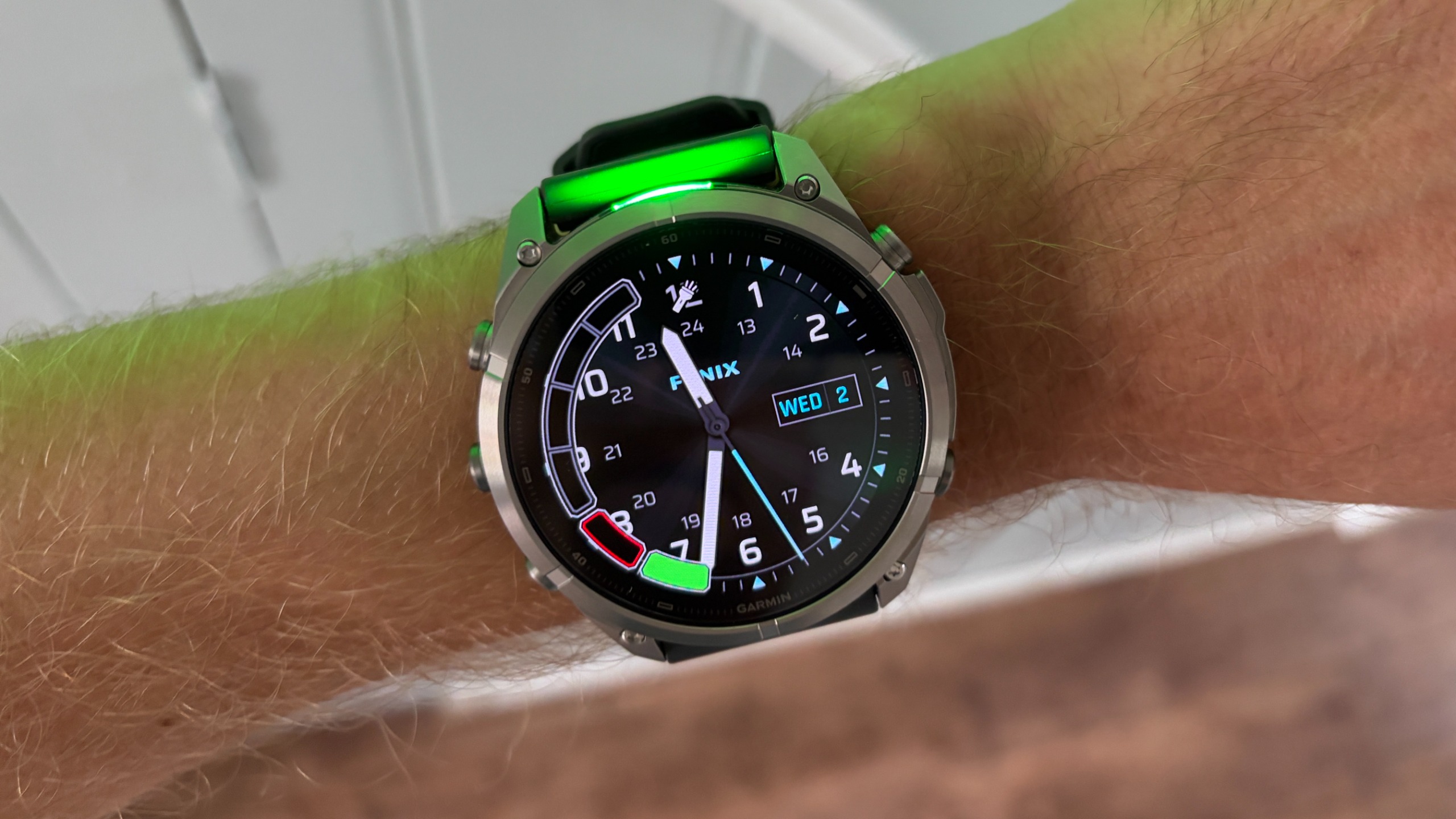 مصباح يدوي في Garmin Fenix 9 Pro