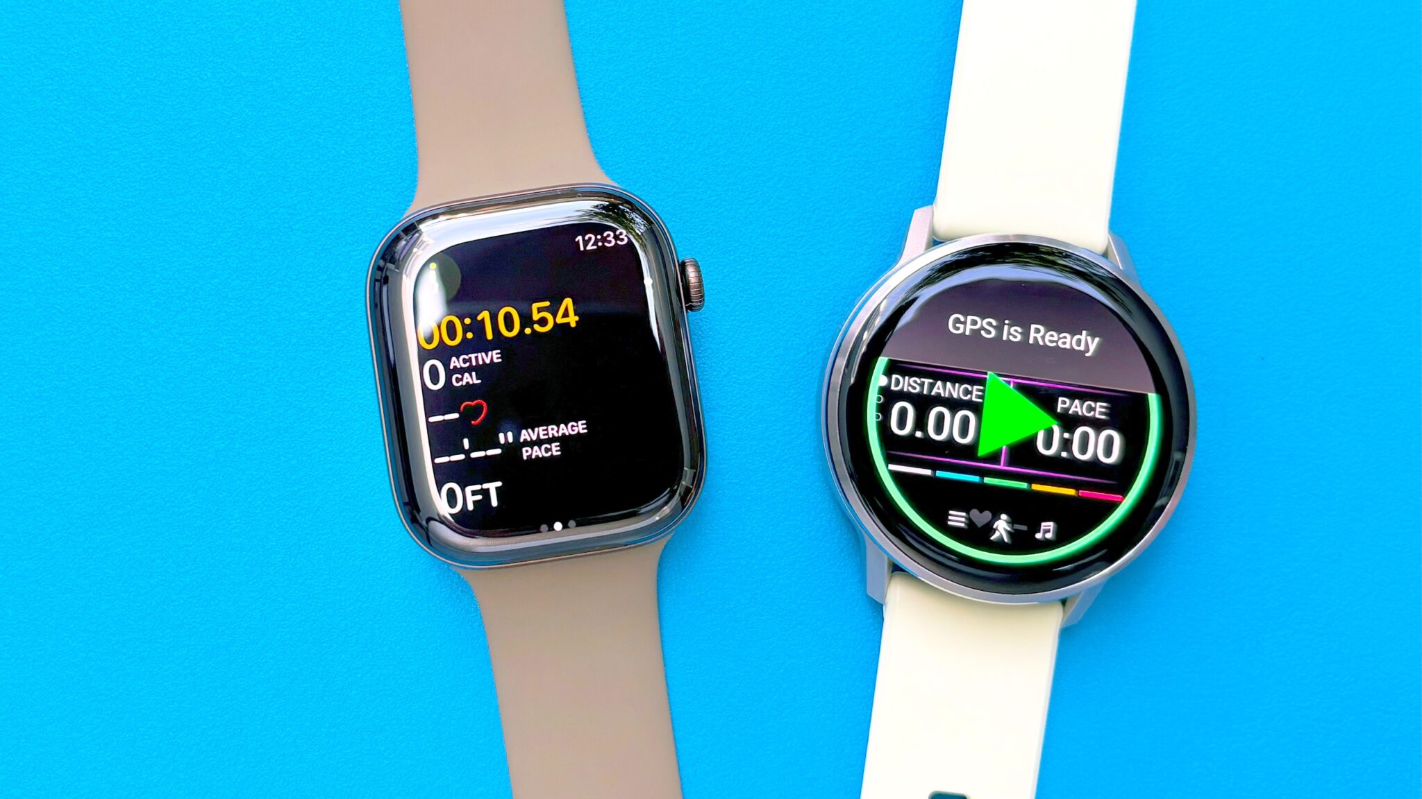 لقطة مقربة لساعة Apple Watch Series 12 بجانب Garmin Venu 4